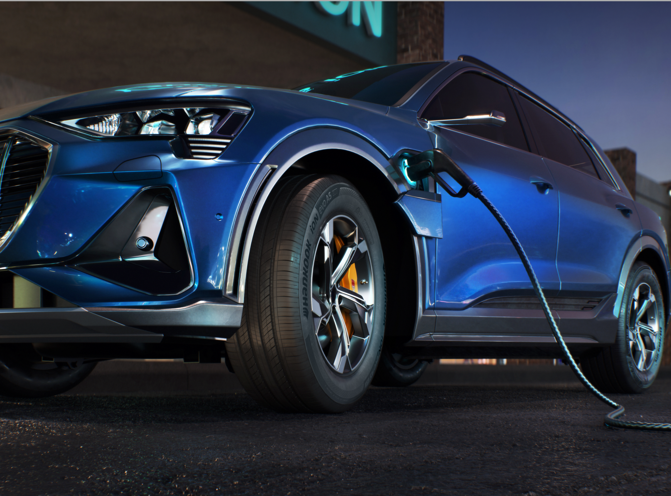 Hankook Tire & Technology-Tires-iON-evo-as-SUV-keyvisual-01