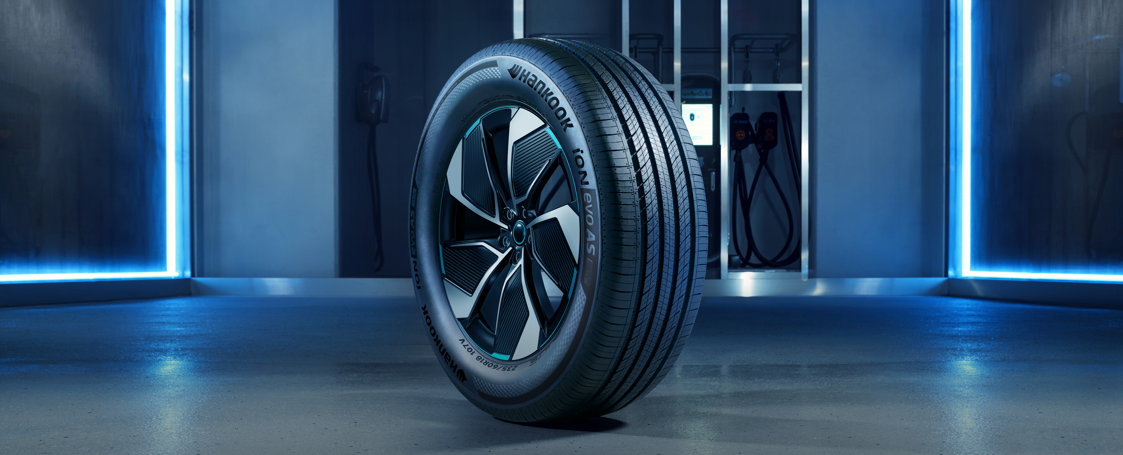 Hankook Tire & Technology-Tires-iON-evo-as-SUV-detail-concept-01